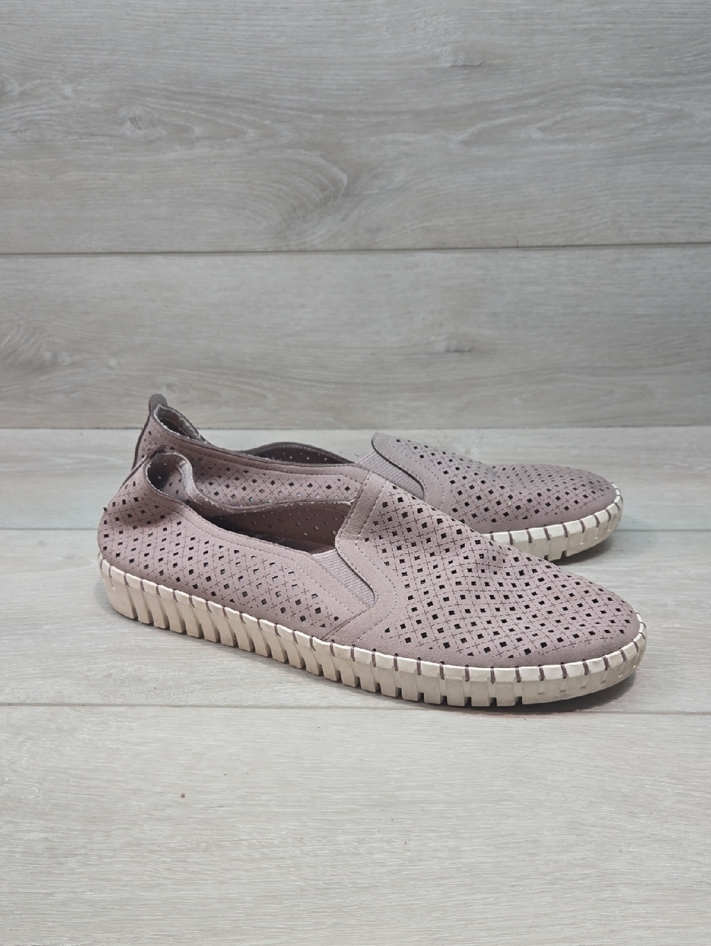 Skechers Women Air Cooled Comfort Slip-On Perforated Casual Shoe Mauve Sz 9